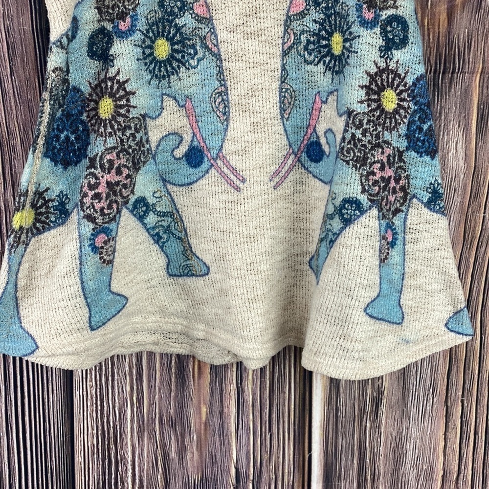 Elephant Print Top - Picture 4 of 13